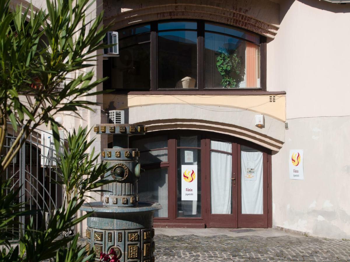 Fonix Family Apartment A Step From Szechenyi Square Pecs Exterior photo
